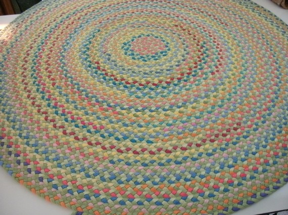 Вязать коврик с лоскутков