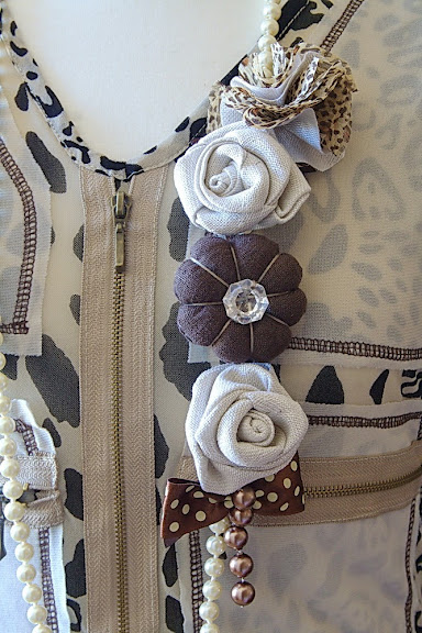 Ожерелье из фетра. Рукоделие из ткани. Украшение из тканевых цветов. Цветочки из трикотажа. Лоскутная техника йо-йо.