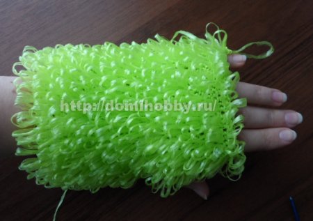 Как вязать мочалку варежка крючком. Как вязать мочалку варежка крючком. Мочалка варежка для мужчин с вытянутыми петлями. Мочалка рукавичка крючком схема для вязания. Вязаная мочалка рукавица.